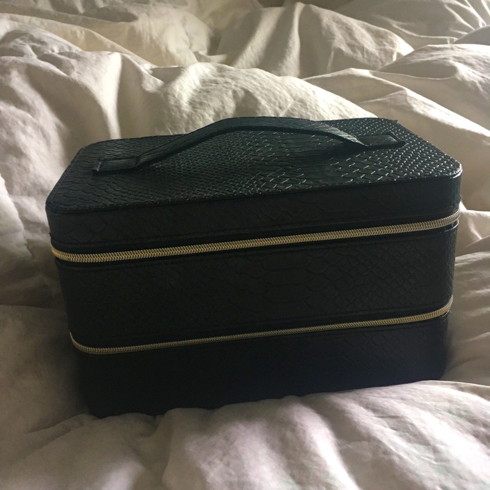 Black double layer make up box